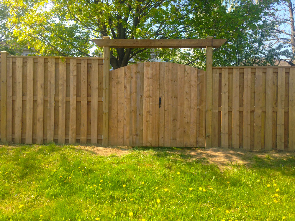 Custom wood fence and gate built by Yard Worx